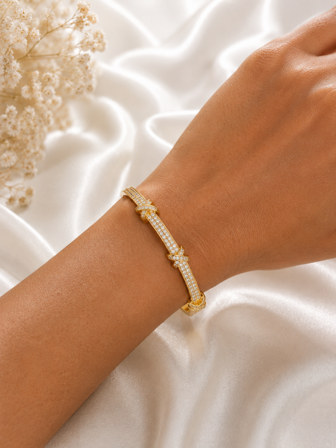 Aura X-Link Pavé Bangle