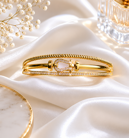 Horseshoe Clasp Gold Bangle Bracelet | 18K Gold-Plated Stainless Steel
