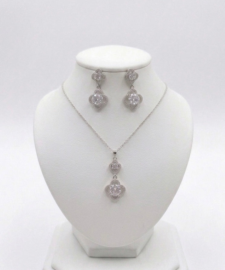 Clover-Inspired Drop Jewelry Set | Elegant Floral Coordination 🍀