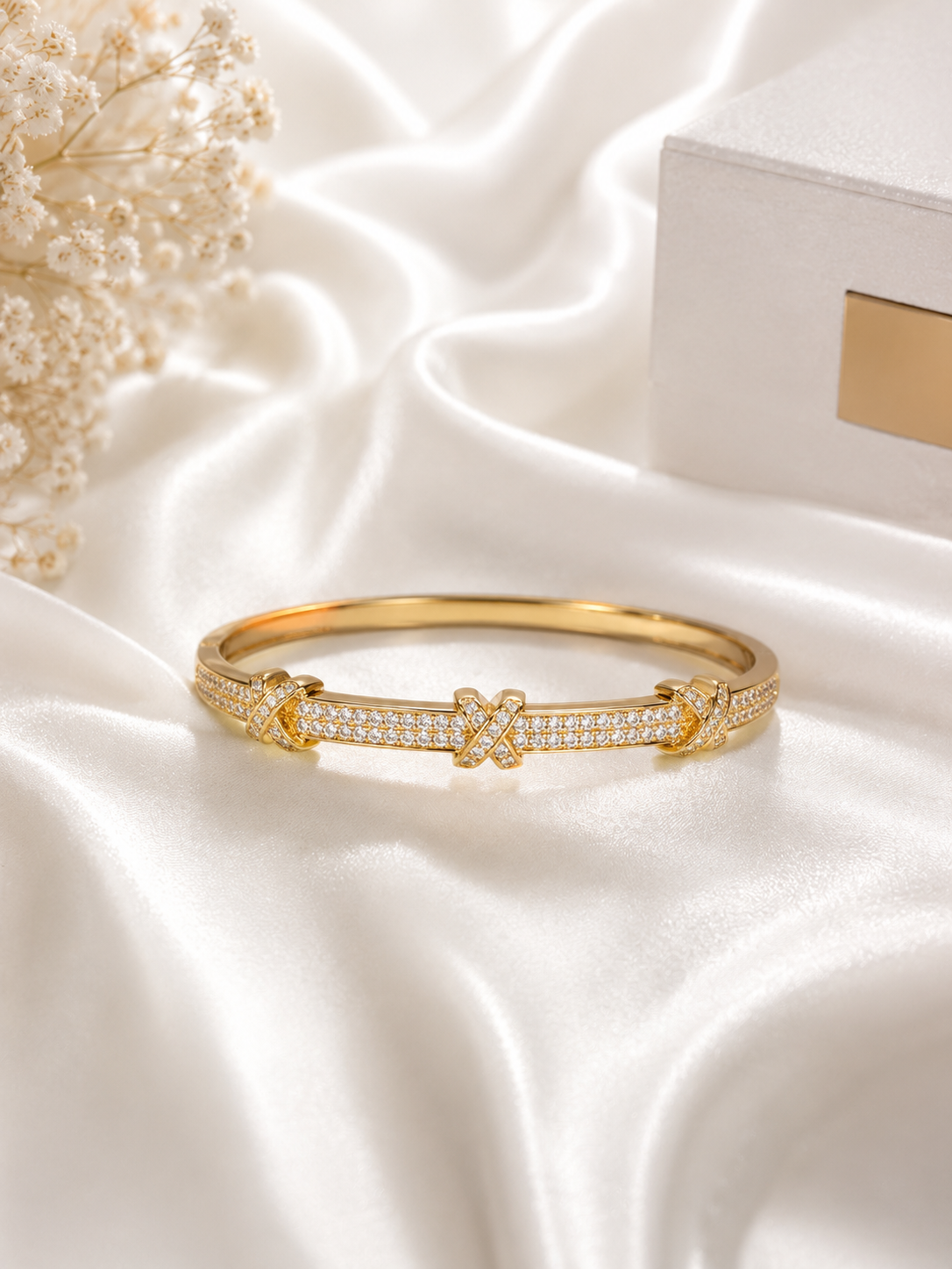 Aura X-Link Pavé Bangle