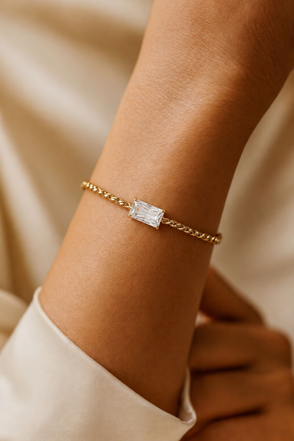 Luna Baguette Solitaire Bracelet