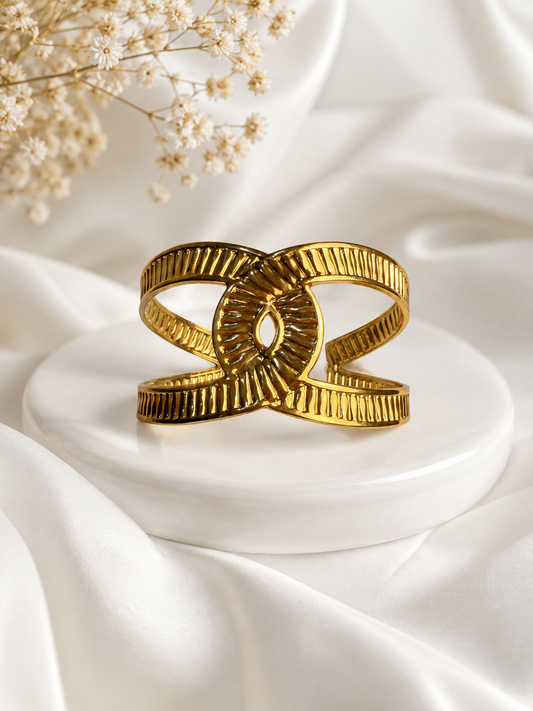 Vanguard Ribbed Interlace Cuff