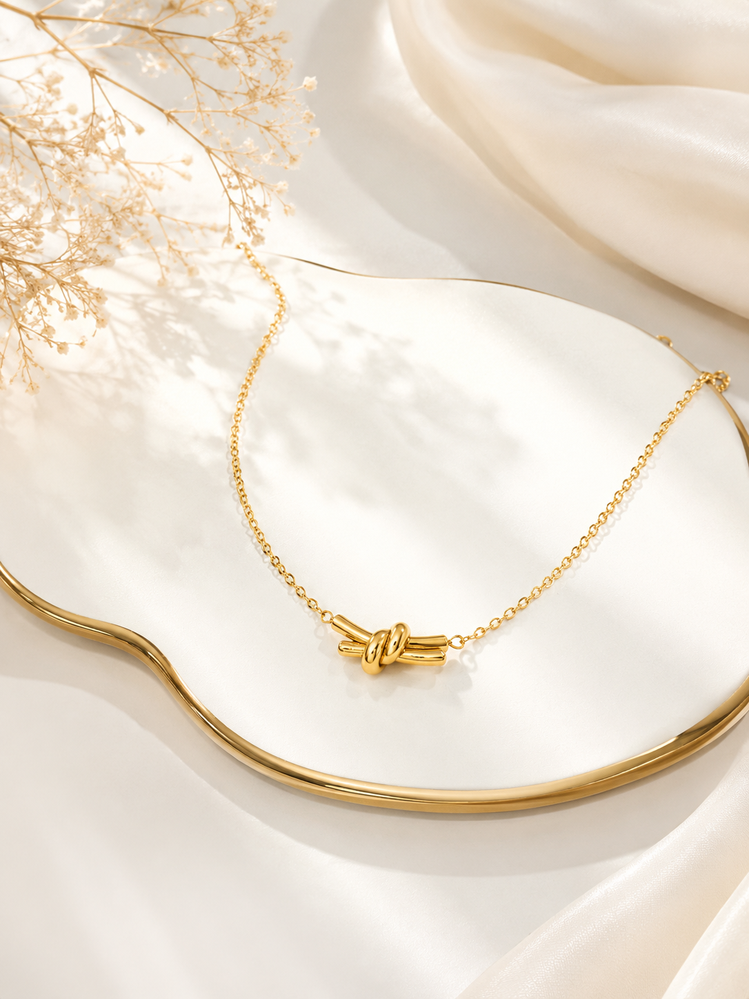 Love Knot Pendant Necklace | 18K Gold-Plated Minimalist Chain
