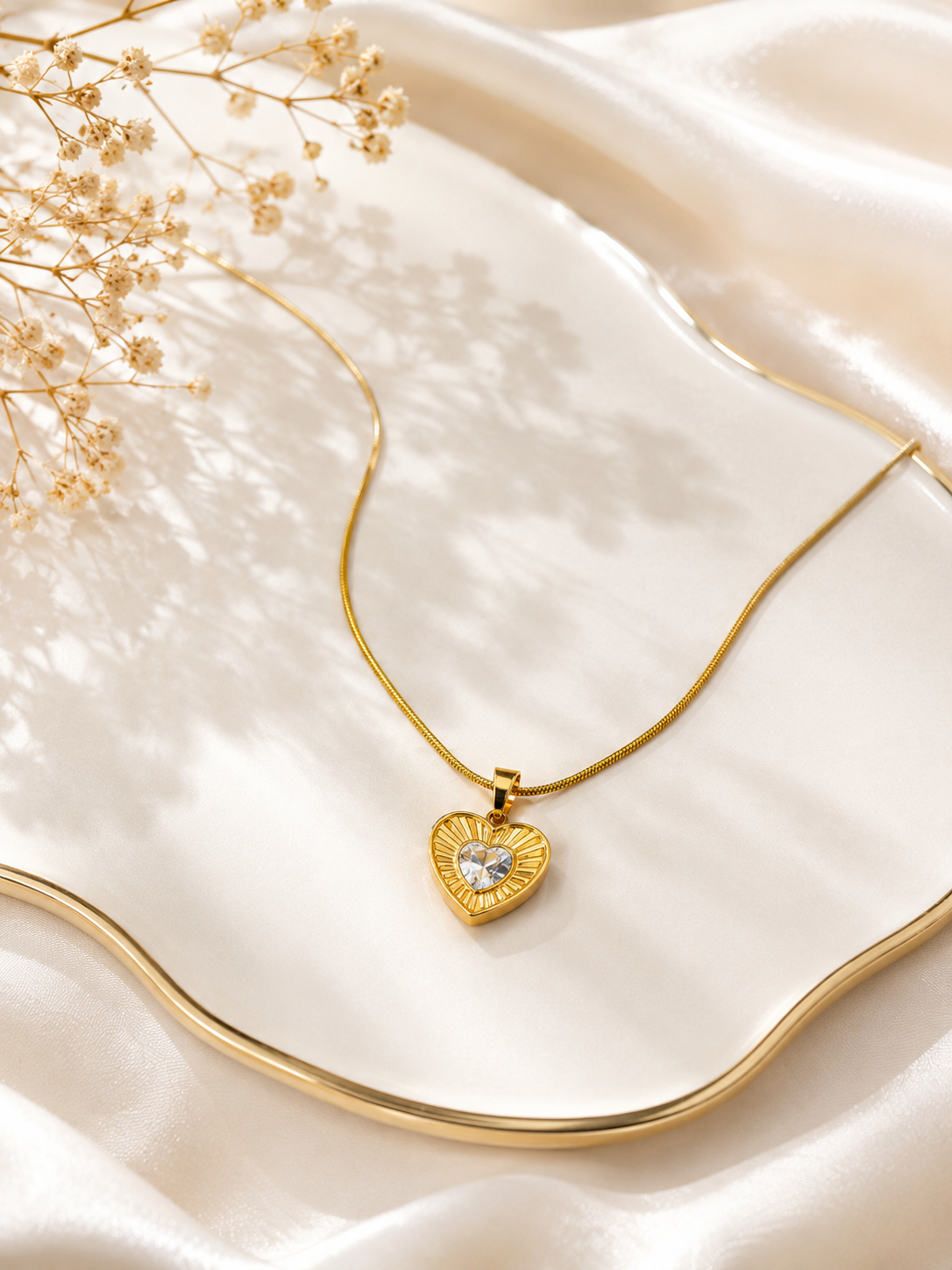 Radiant Heart Sunburst Pendant Necklace | 18K Gold-Plated Statement Jewelry