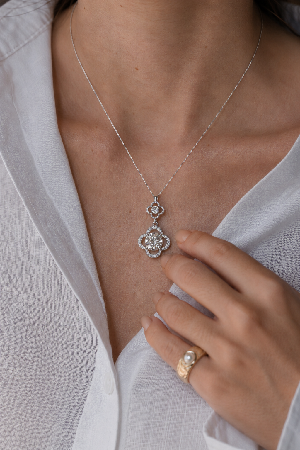 Clover-Inspired Drop Pendant Necklace | Elegant Floral Statement